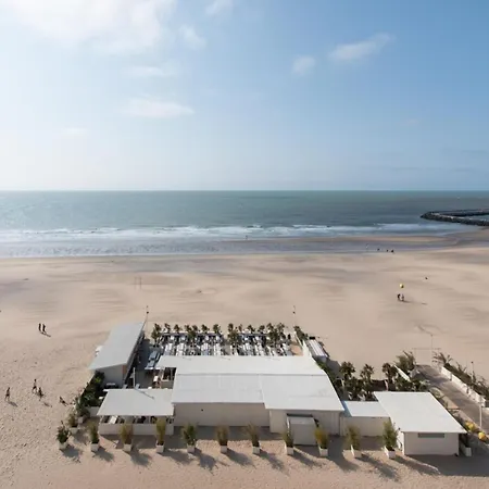 In With Stunning Sea View דירה