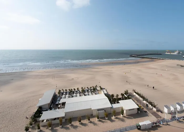 In With Stunning Sea View Апартаменти