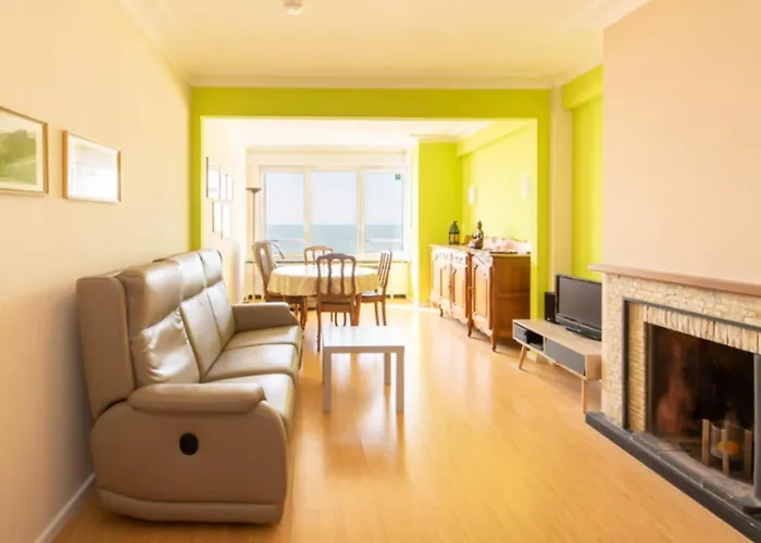 Апартаменти In With Stunning Sea View