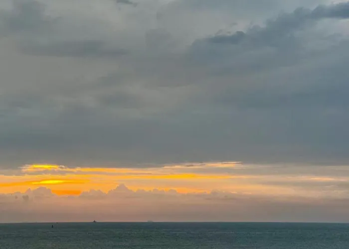 Апартаменти In With Stunning Sea View *