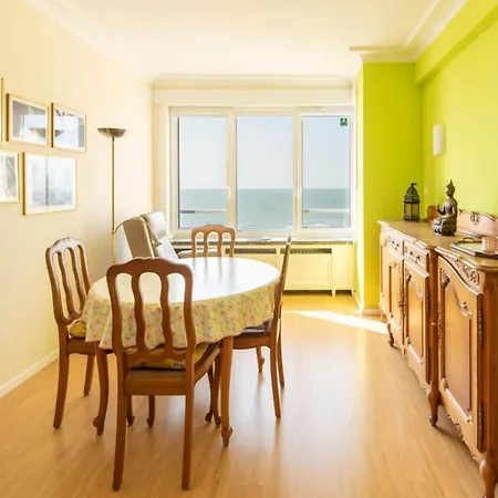 In With Stunning Sea View Lägenhet