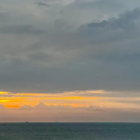 Lägenhet In With Stunning Sea View *